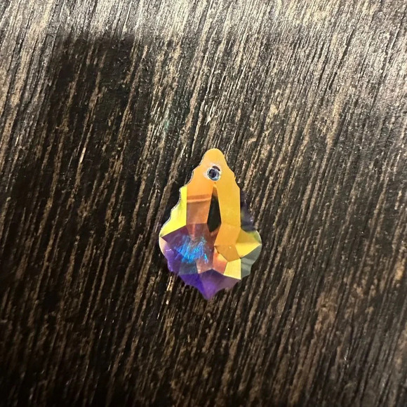 Swarovski Crystal, #6090 Baroque Pendant 22mm x 15mm - Picture 4 of 4